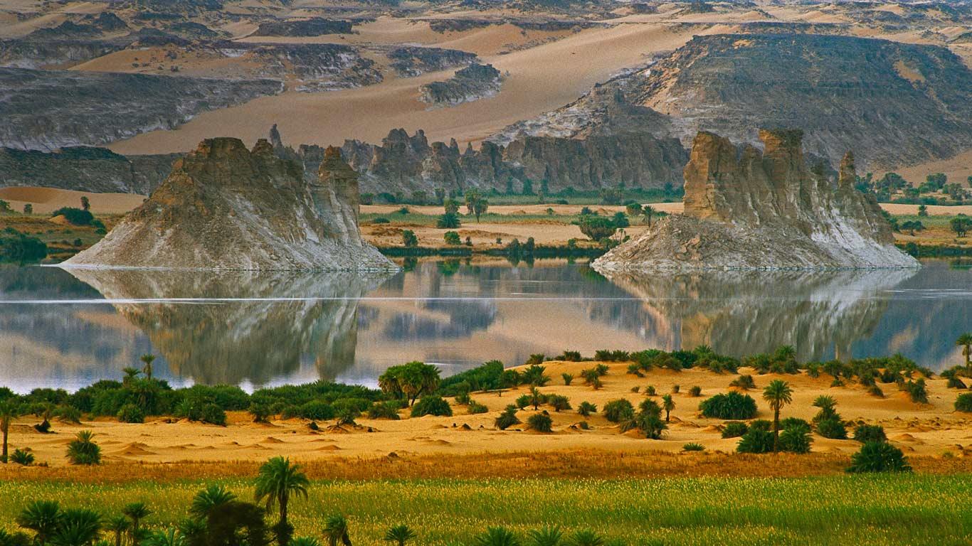 Scenic Lake Chad shoreline